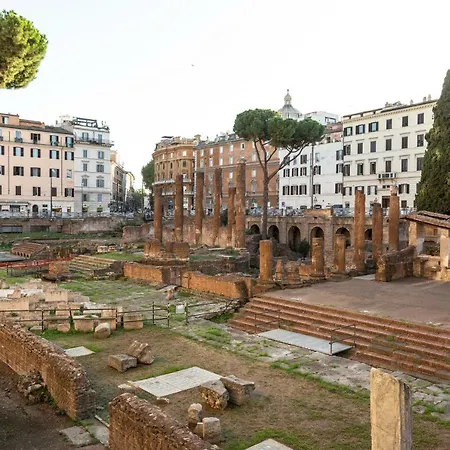 Pantheon Palazzo Nari * Рим