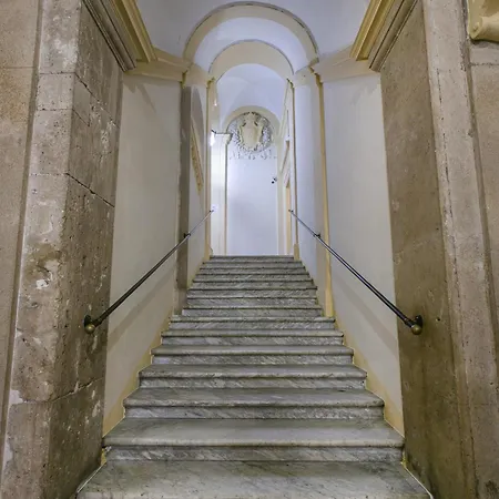 Pantheon Palazzo Nari * Roma